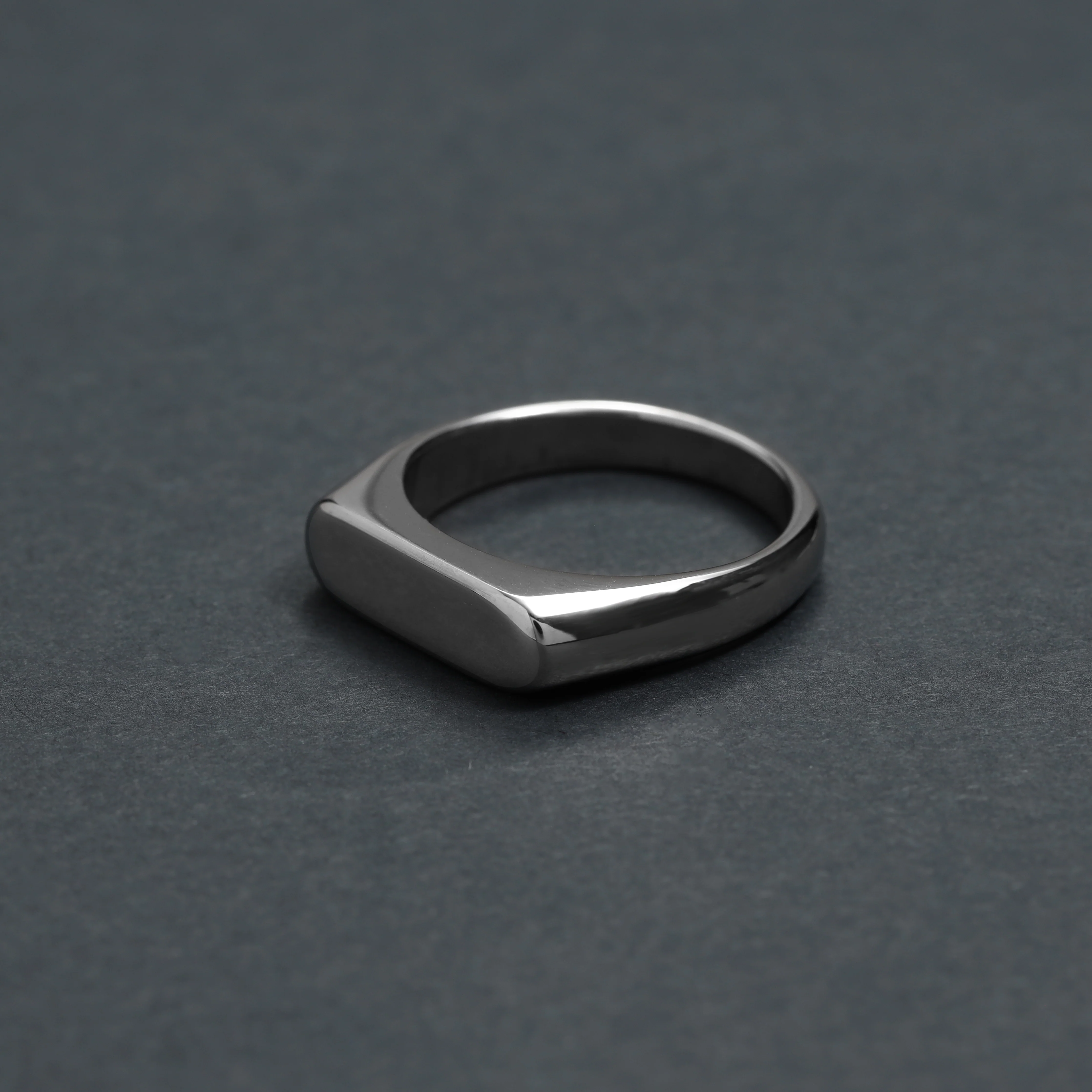 Eleganter Ring Siegelring Größe 5-13 unisex aus Edelstahl - Image 3