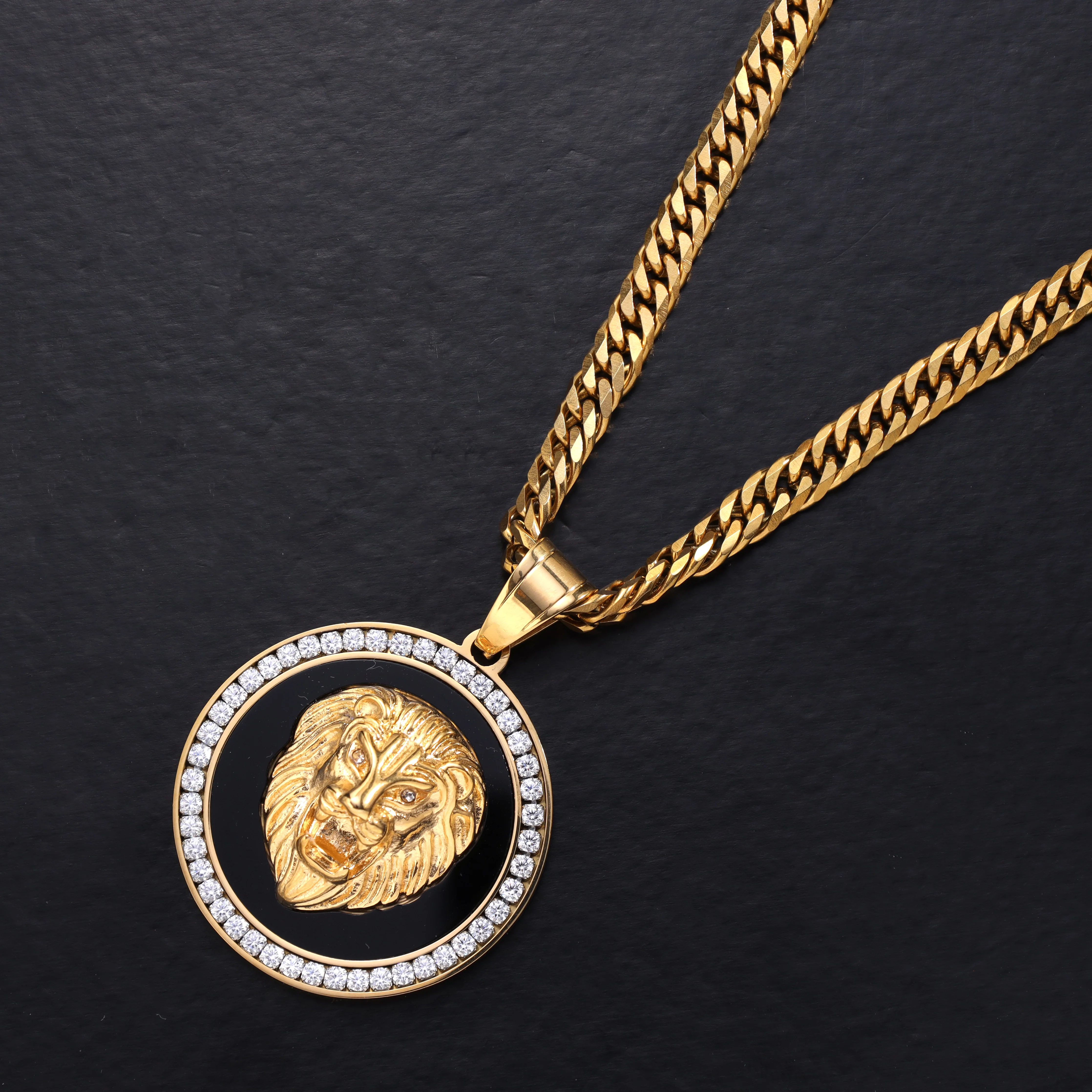 Iced Out Stil Löwe Anhänger aus Edelstahl - Vergoldet - Image 3