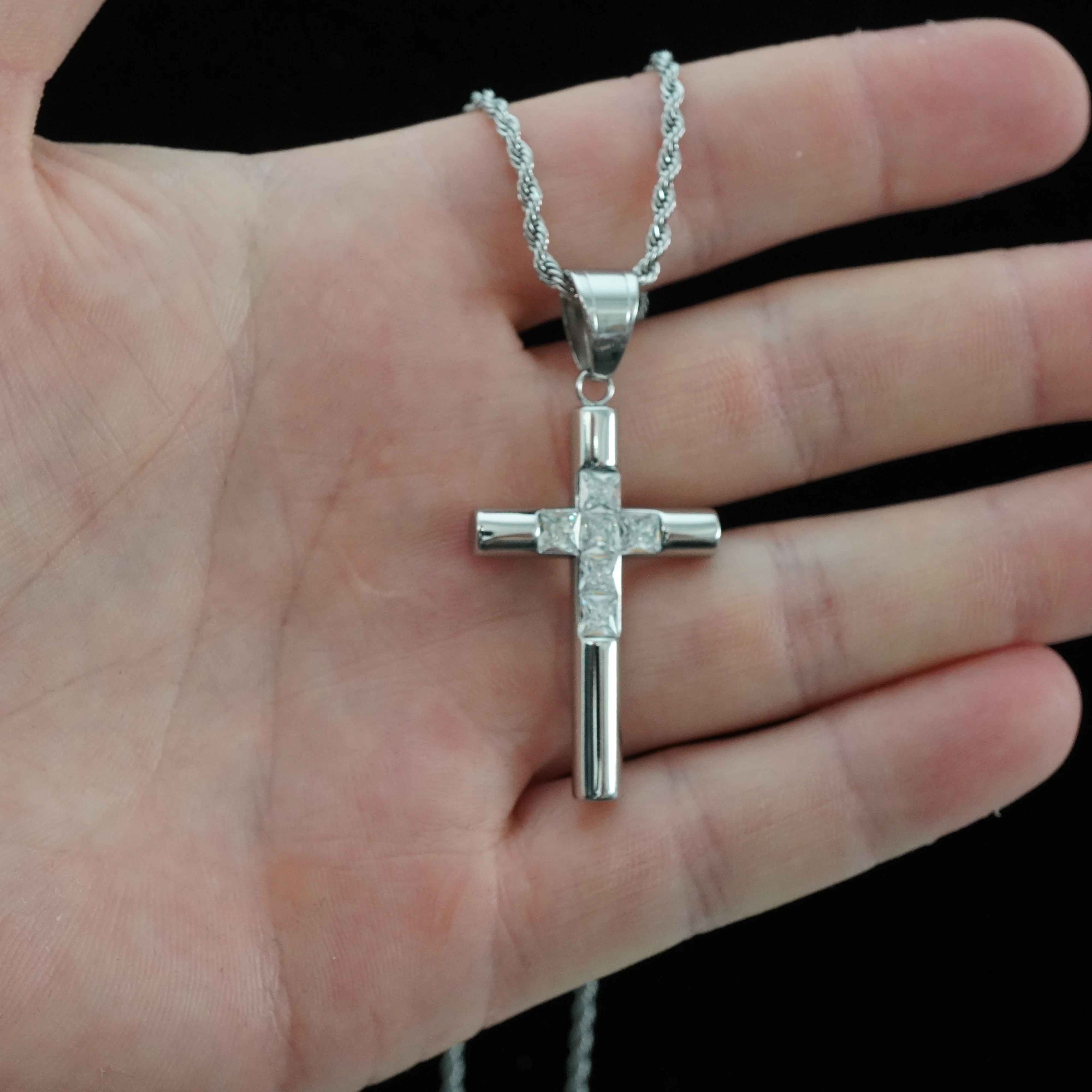 Kreuz AnhÀnger Iced Out Stil aus Edelstahl - Image 5