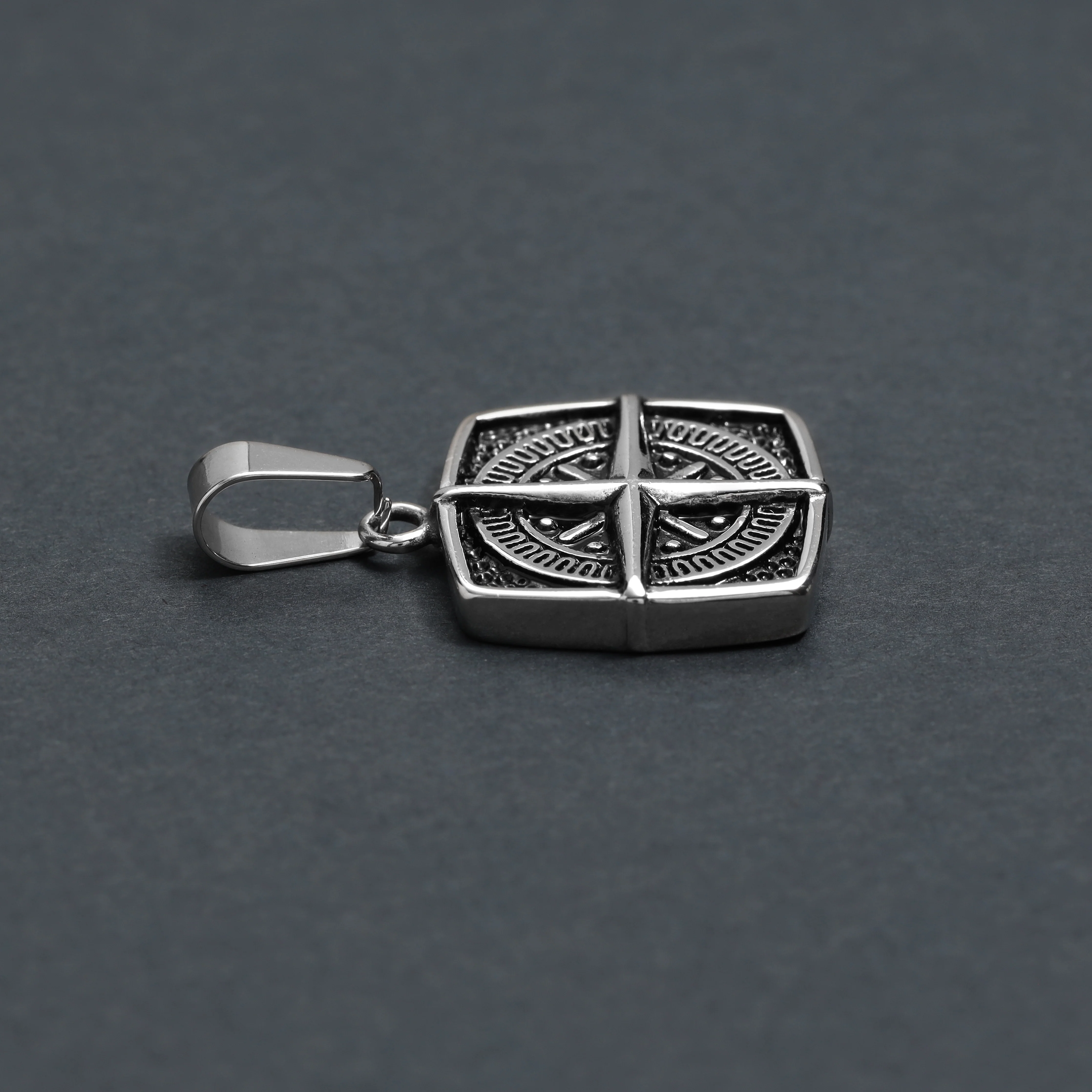 Verschiedene Anhänger aus Edelstahl Kreuz Medaillon / Flügel Dog Tag  / Kompass /  Kreuz Medaillon Wappen / Africa - Image 9