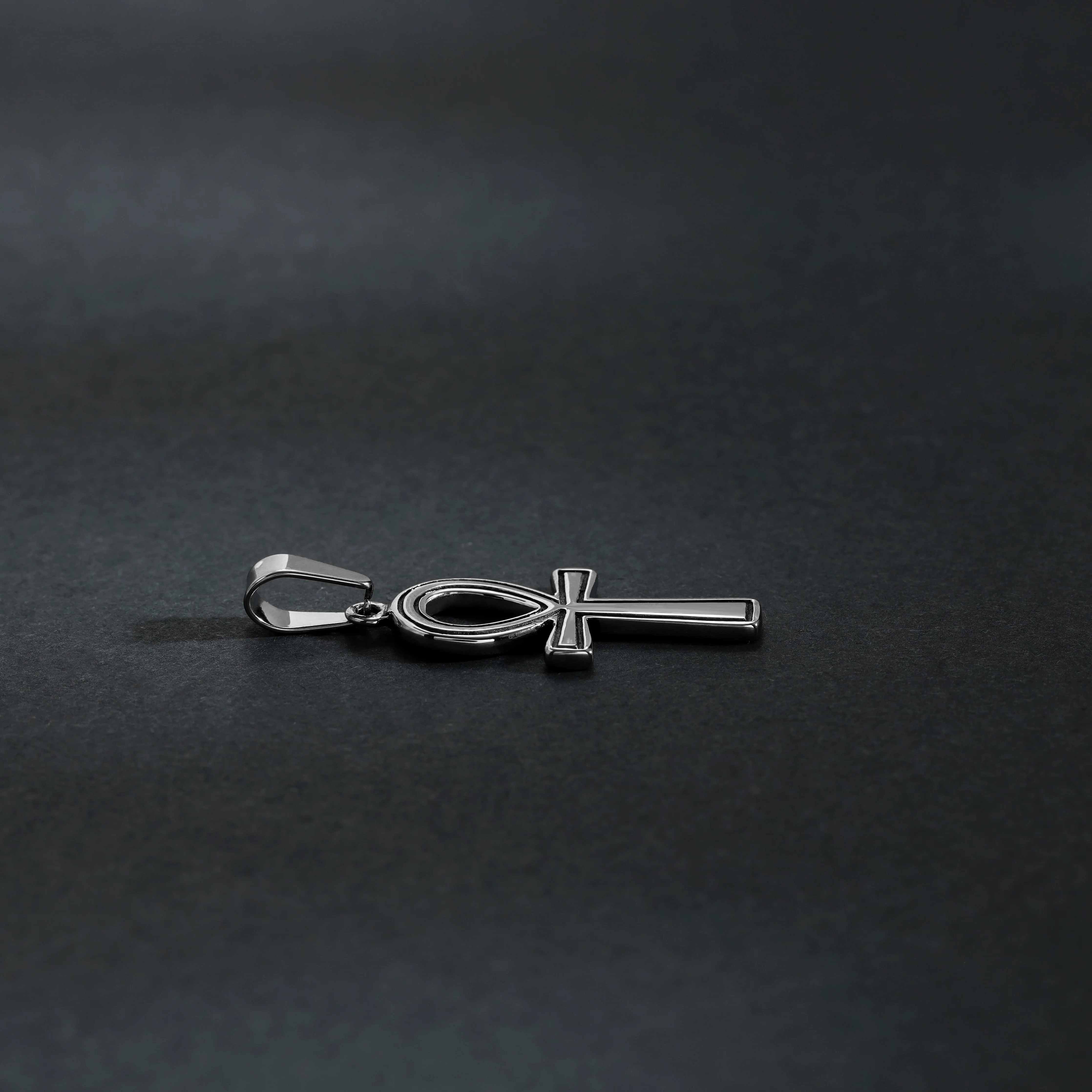 Verschiedene Kreuz Anhänger aus Edelstahl Iced Out Stil Kreuz / Heiliger Benedikt  / Ankh Kreuz / Kreuz Medaillon - Image 9