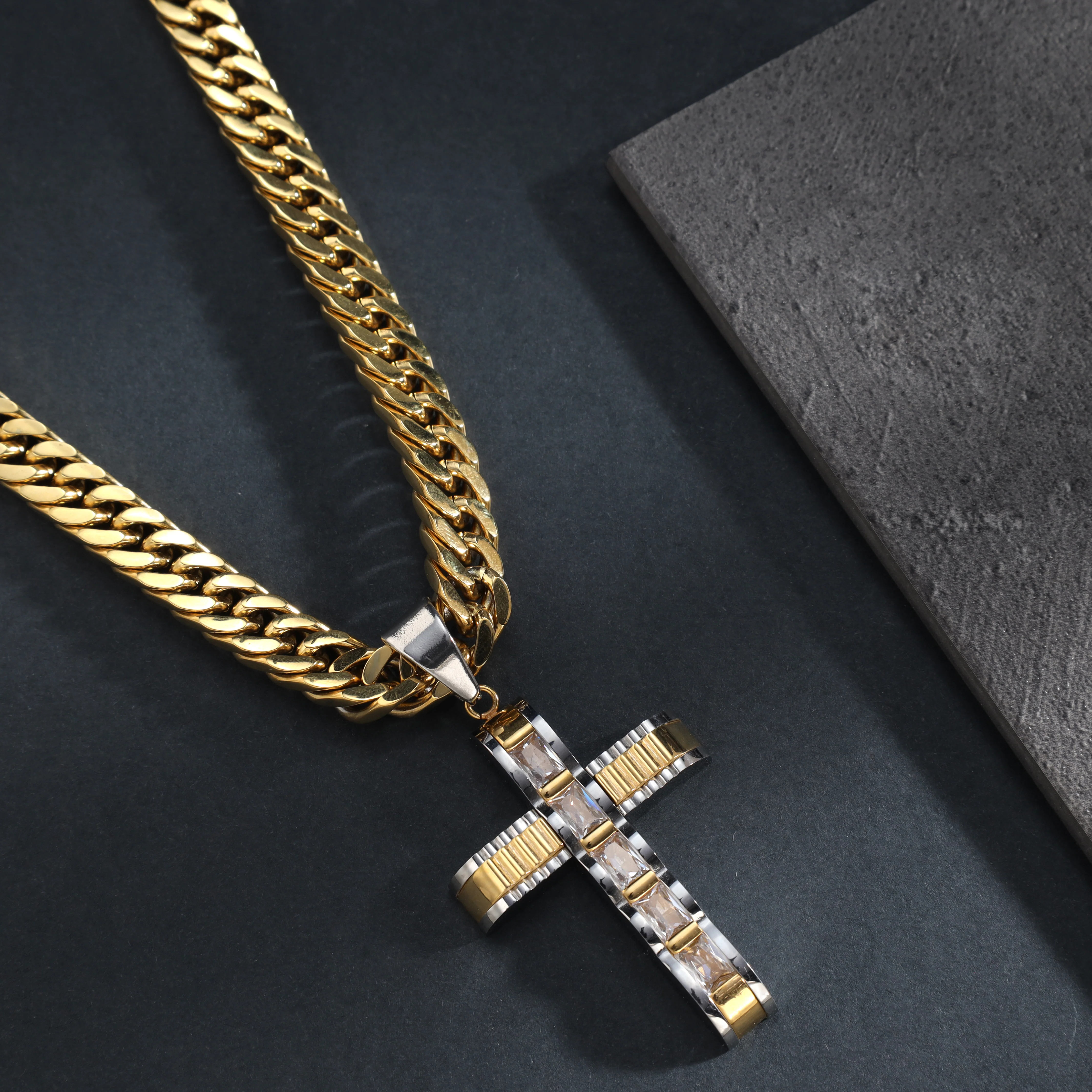 Verschiedene Kreuz Anhänger aus Edelstahl - vergoldet - Image 9